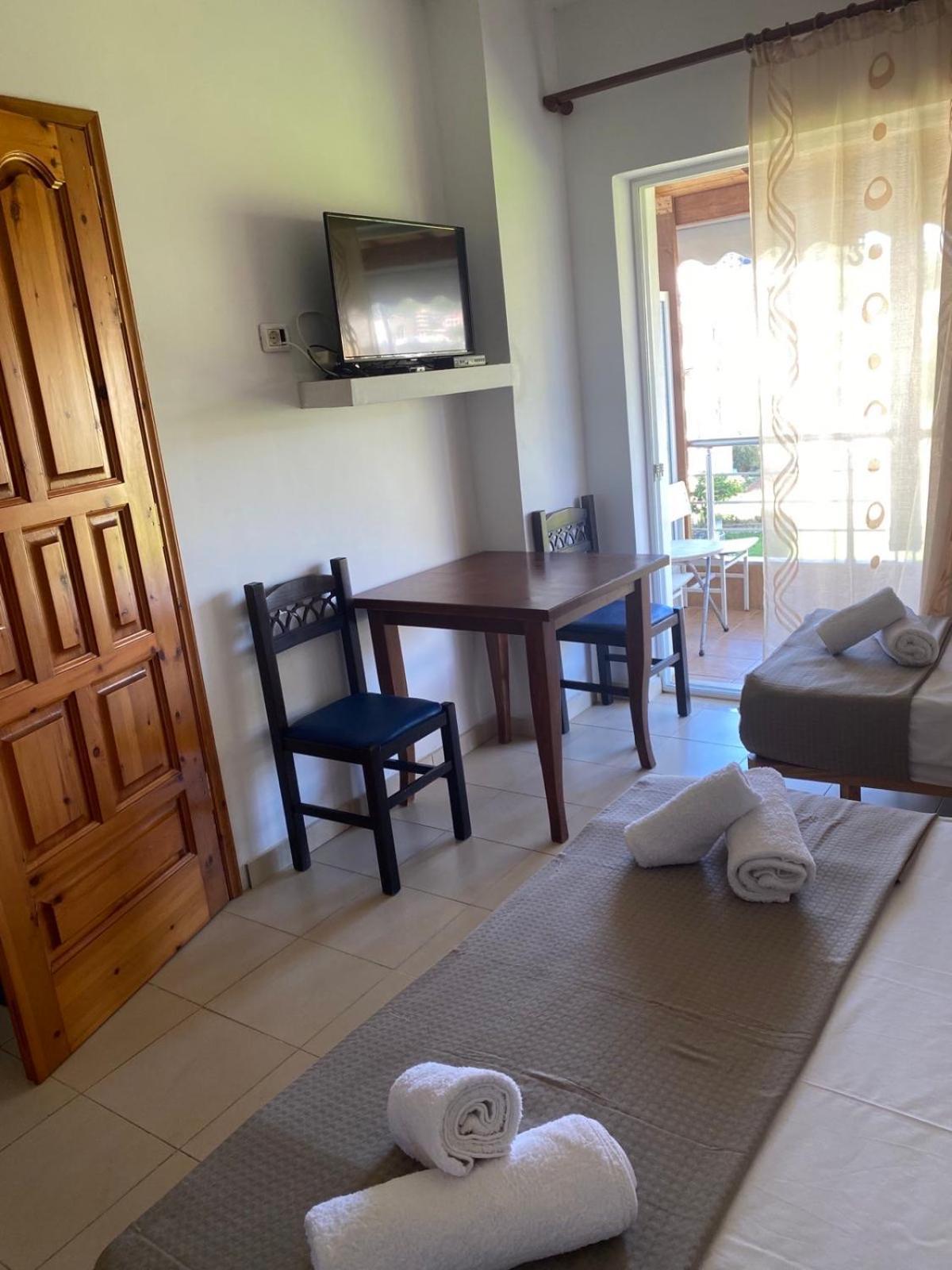 Ilias Family Rooms Хімара Екстер'єр фото